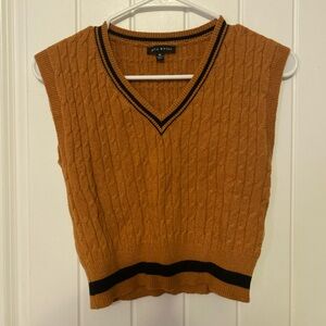 Amber Size Medium Sweater Vest